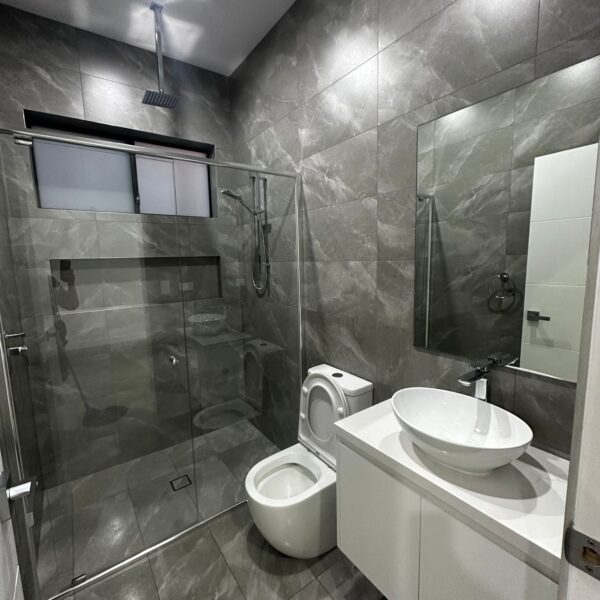 WhatsApp Image 2025-10-16 at 00.46.32 (2)